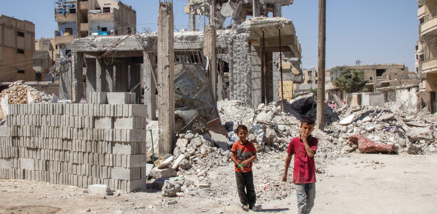 Amnesty International дети на улицах сирийской Ракки.