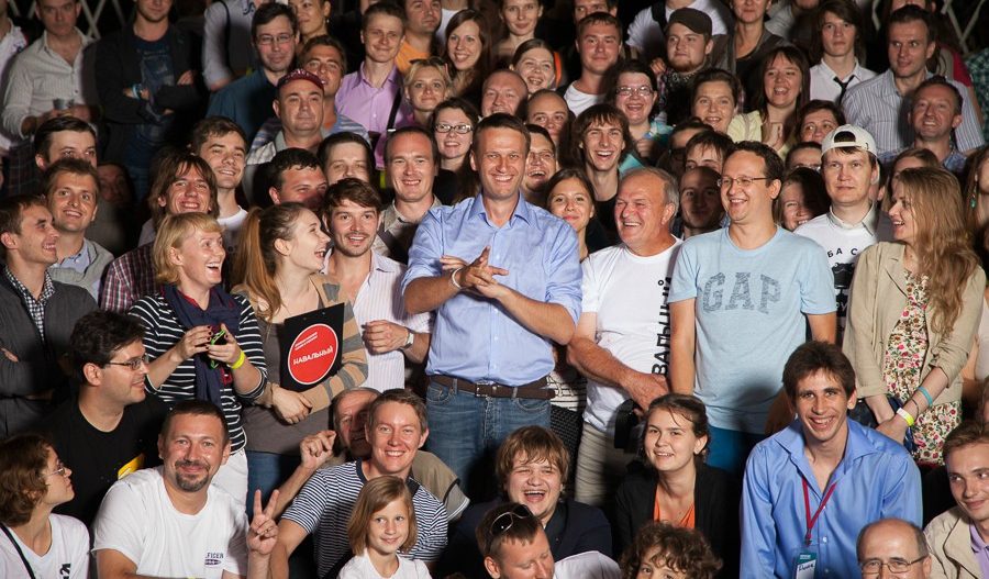 Транспортировка Навального для лечения в Германии Amnesty International.