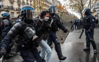 Франция рискует стать государством всеобщей слежки. Сенат страны обсуждает новый закон о безопасности