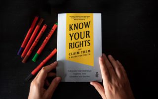 Книга о правах человека от Анжелины Джоли и Amesty International.